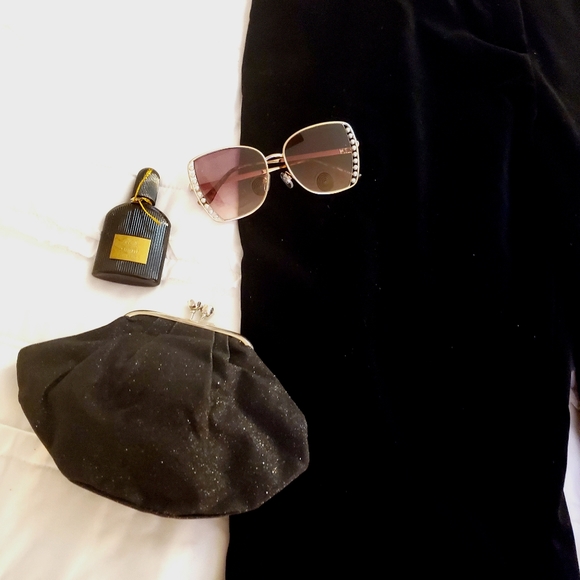 Escada zipper velvet pant without the stuff around it - Picture 5 of 10